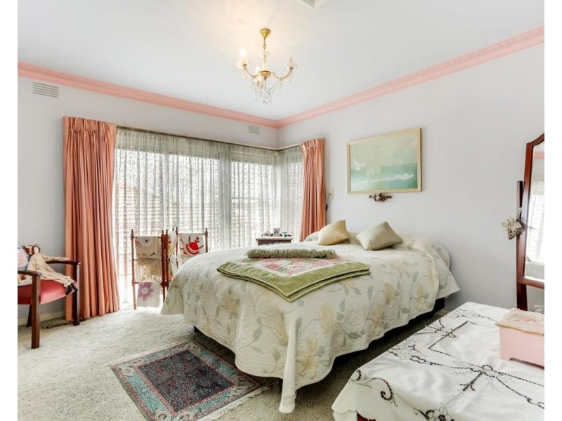 32 Finchley Avenue, Glenroy VIC 3046