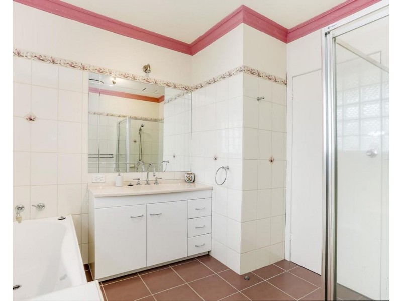 32 Finchley Avenue, Glenroy VIC 3046