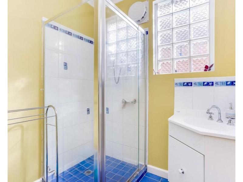 32 Finchley Avenue, Glenroy VIC 3046