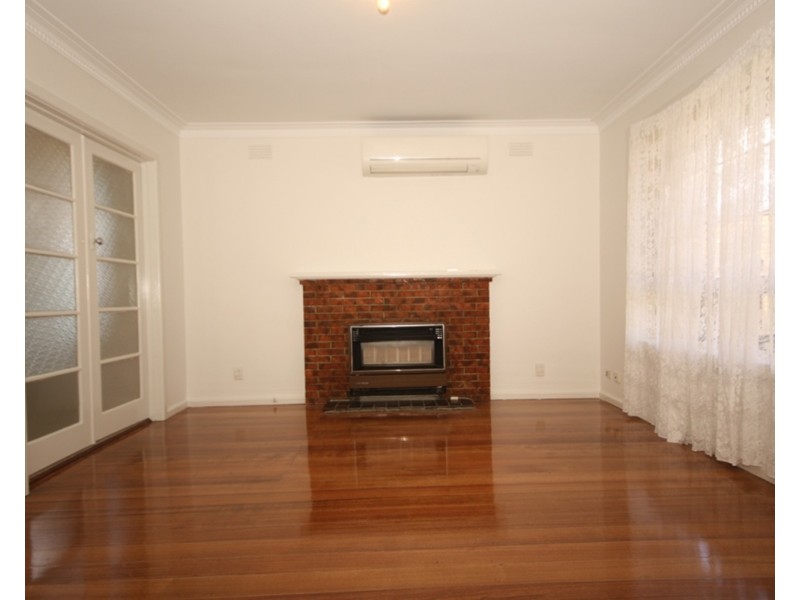 2 Glen Street, Glenroy VIC 3046