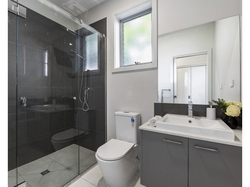 5/4-8 Military Road, Avondale Heights VIC 3034