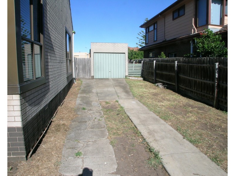 14 Alpine Grove, Pascoe Vale VIC 3044