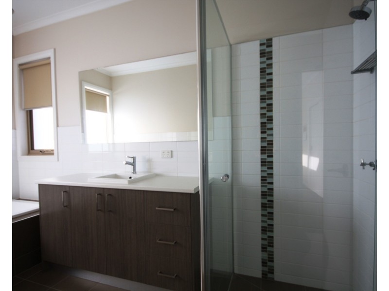 1/15 Newton Street, Glenroy VIC 3046