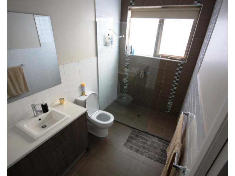 1/15 Newton Street, Glenroy VIC 3046