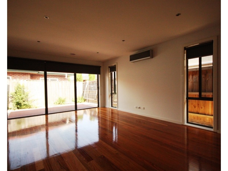 2/4 Shepherd Street, Glenroy VIC 3046