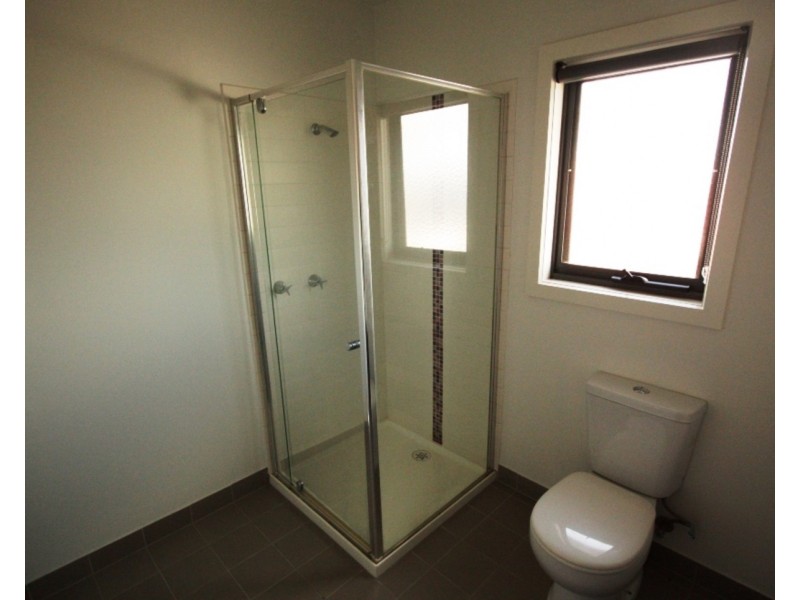 2/4 Shepherd Street, Glenroy VIC 3046