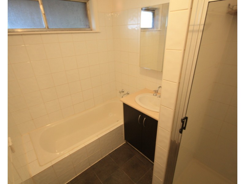 2 Rose Court, Jacana VIC 3047