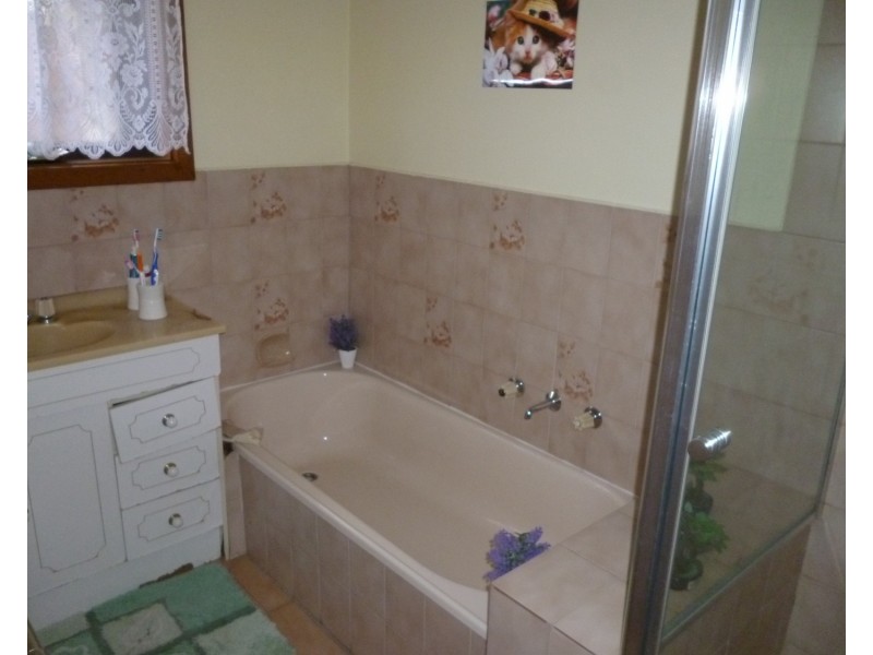 2/2B RICHES Street, Dallas VIC 3047