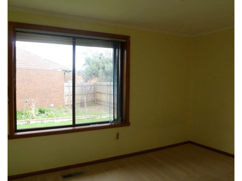 2/2B RICHES Street, Dallas VIC 3047