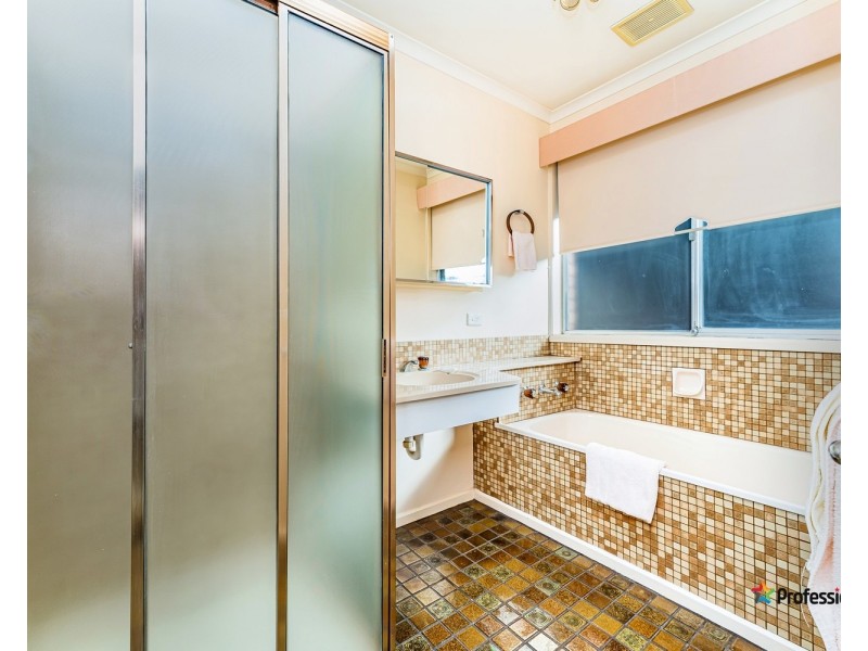 2 Endeavour Crescent, Westmeadows VIC 3049