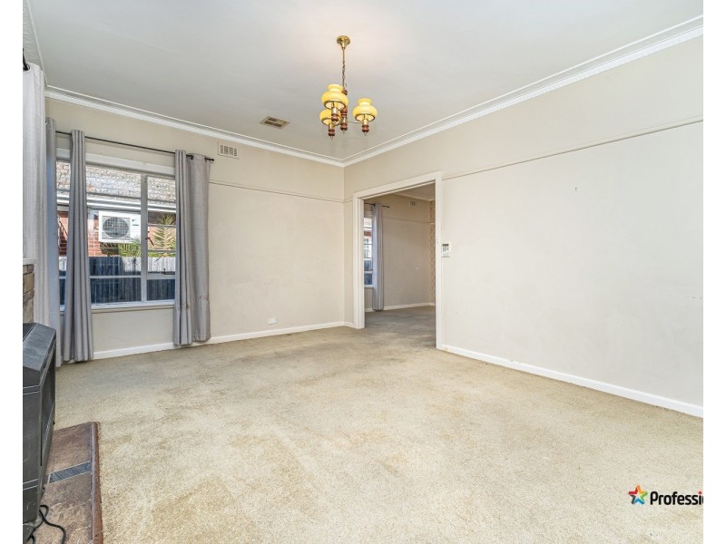 15 Granville Street, Glenroy VIC 3046