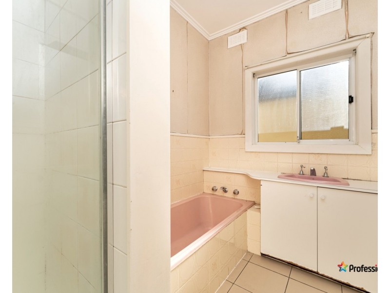 15 Granville Street, Glenroy VIC 3046