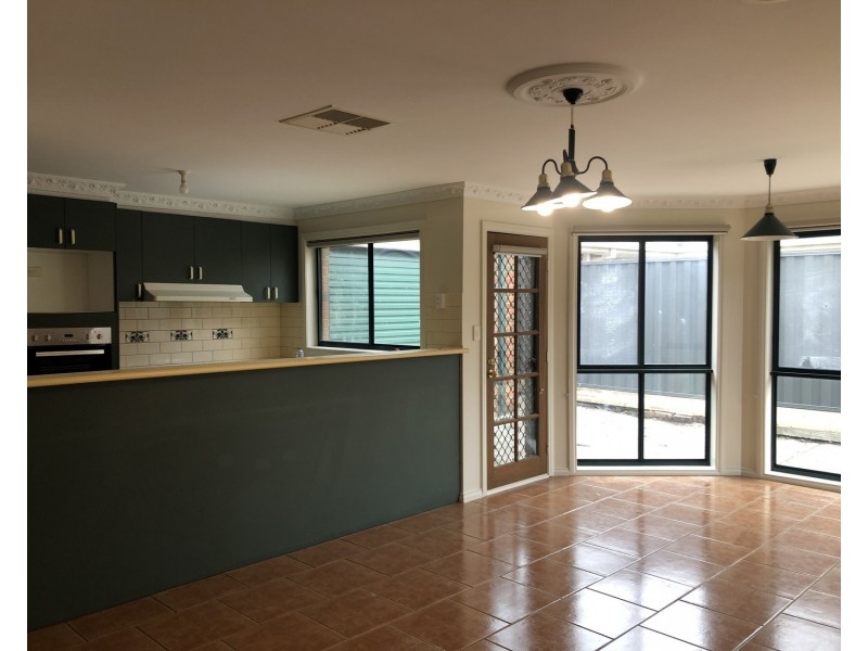 114 Roxburgh Park Drive, Roxburgh Park VIC 3064