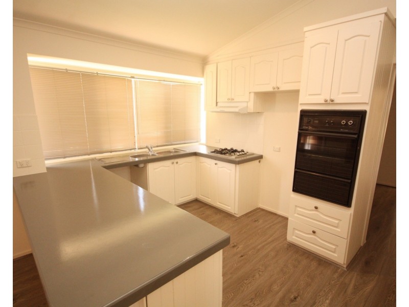 2 Linden Close, Meadow Heights VIC 3048