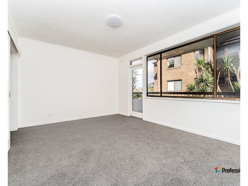 2/2 Chapman Avenue, Glenroy VIC 3046