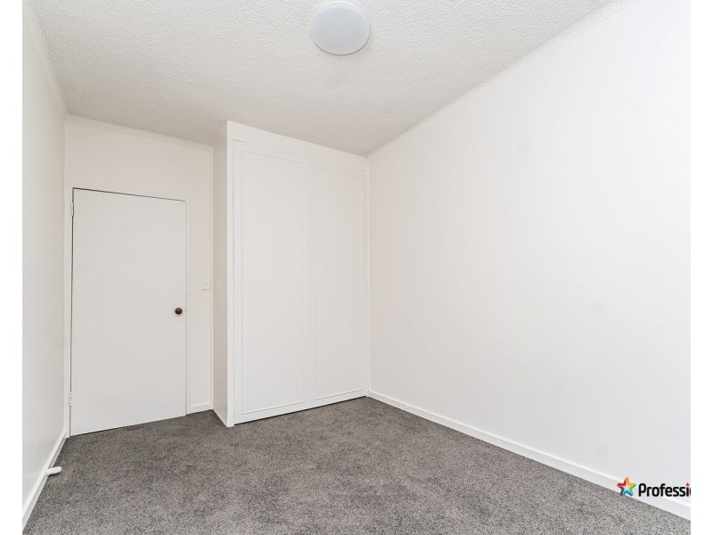 2/2 Chapman Avenue, Glenroy VIC 3046