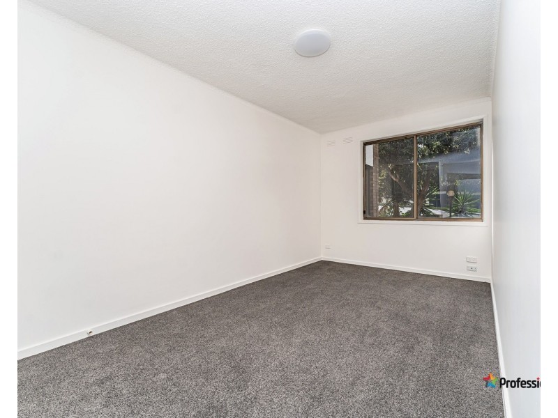 2/2 Chapman Avenue, Glenroy VIC 3046