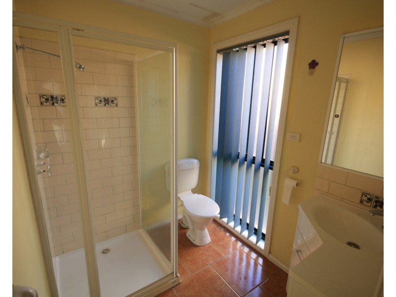 114 Roxburgh Park Drive, Roxburgh Park VIC 3064