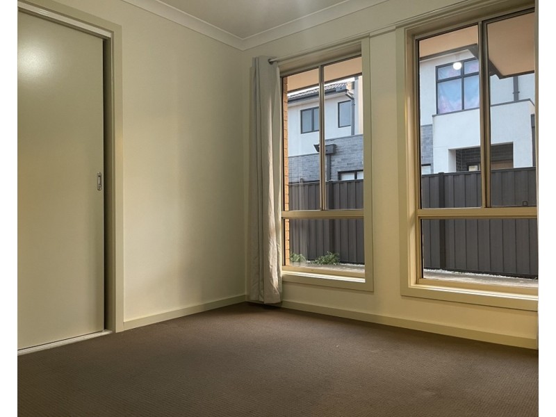 2/6 Ortolan Avenue, Broadmeadows VIC 3047