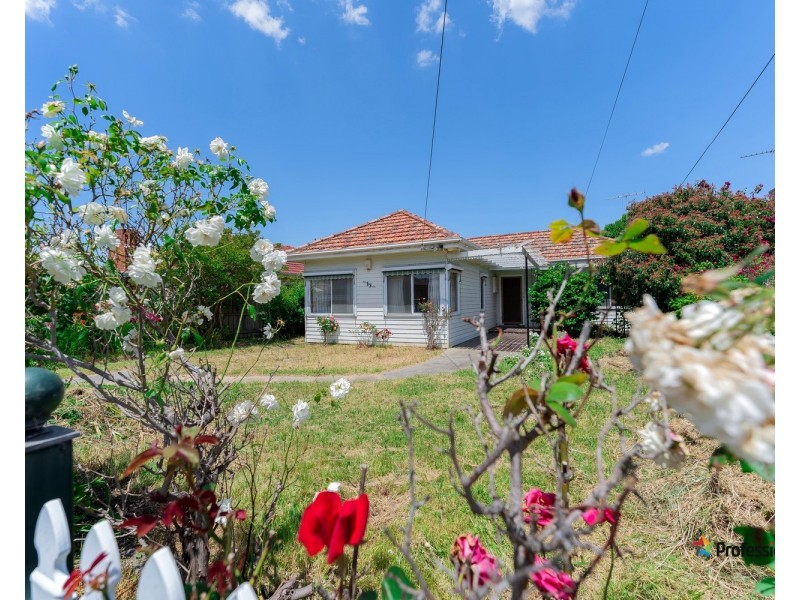 17 Anselm Grove, Glenroy VIC 3046