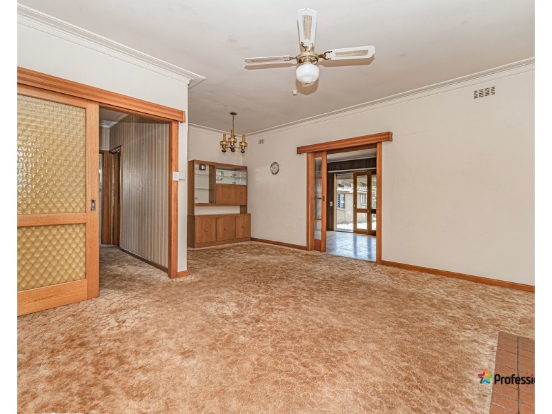 17 Anselm Grove, Glenroy VIC 3046