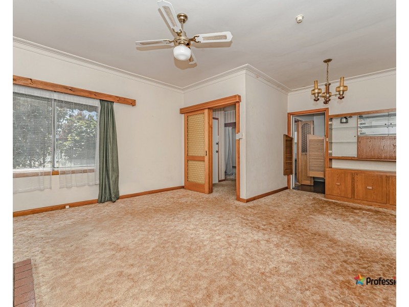 17 Anselm Grove, Glenroy VIC 3046