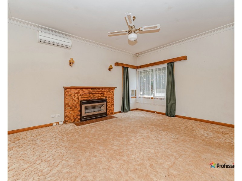 17 Anselm Grove, Glenroy VIC 3046