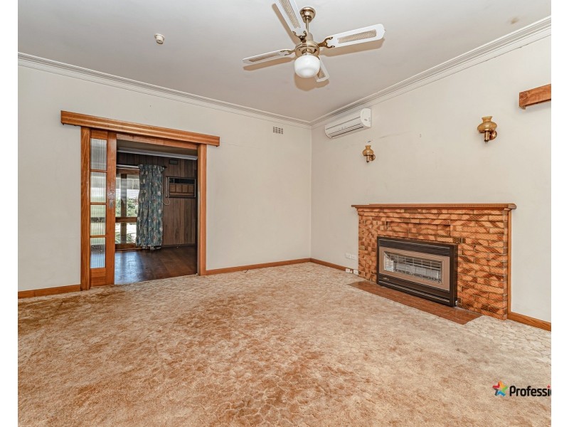 17 Anselm Grove, Glenroy VIC 3046