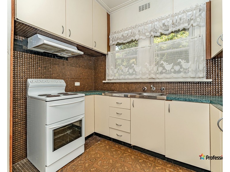 17 Anselm Grove, Glenroy VIC 3046