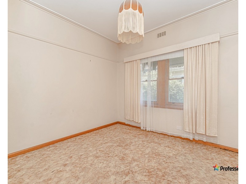 17 Anselm Grove, Glenroy VIC 3046