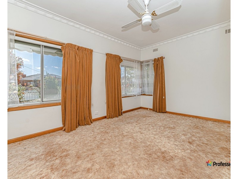 17 Anselm Grove, Glenroy VIC 3046