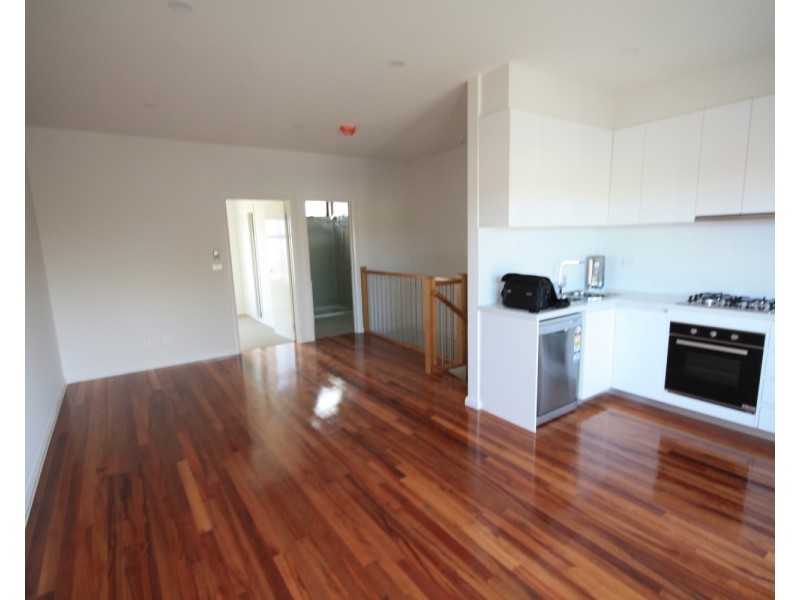 2/9 Lytton Street, Glenroy VIC 3046