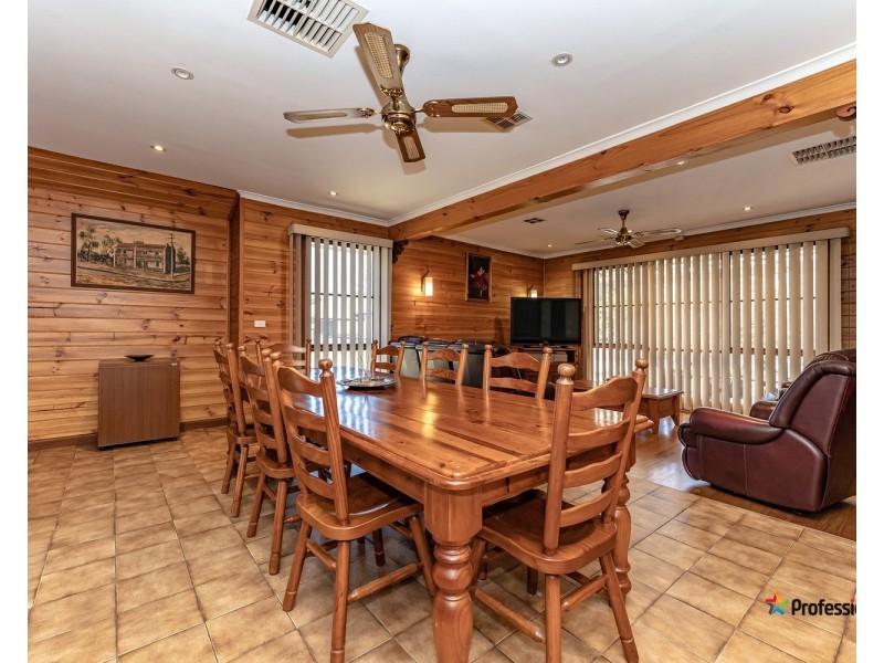 2 Milton Street, Glenroy VIC 3046