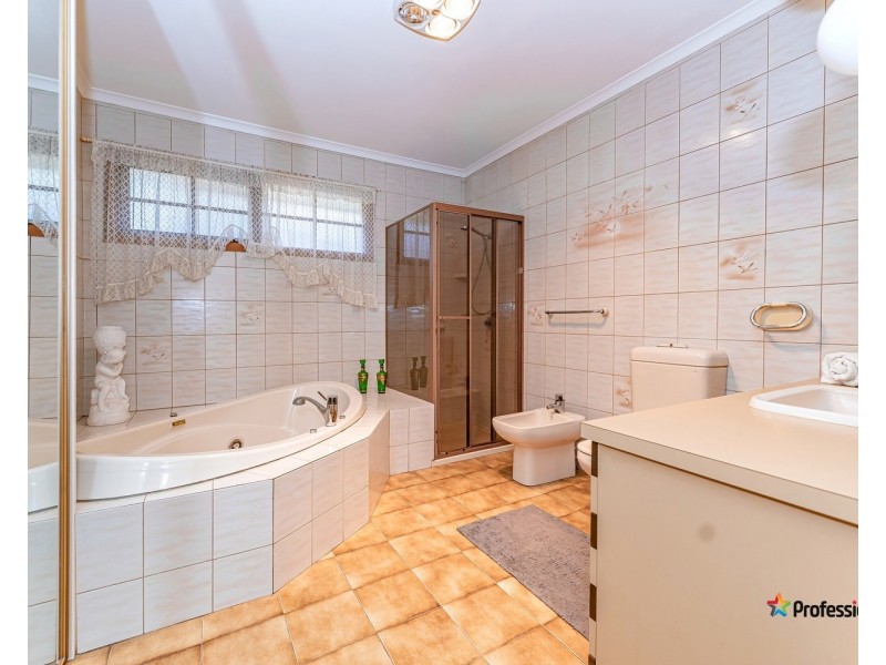 2 Milton Street, Glenroy VIC 3046