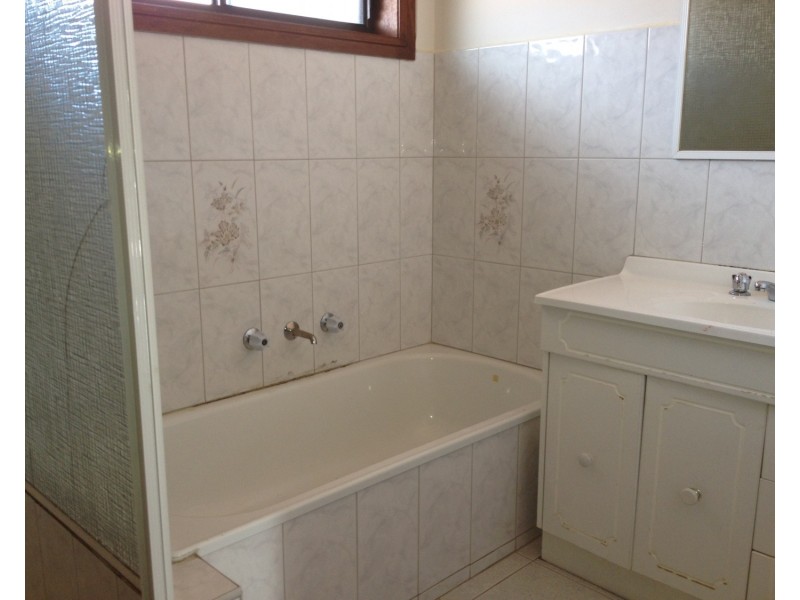 84A Bicentennial Crescent, Meadow Heights VIC 3048