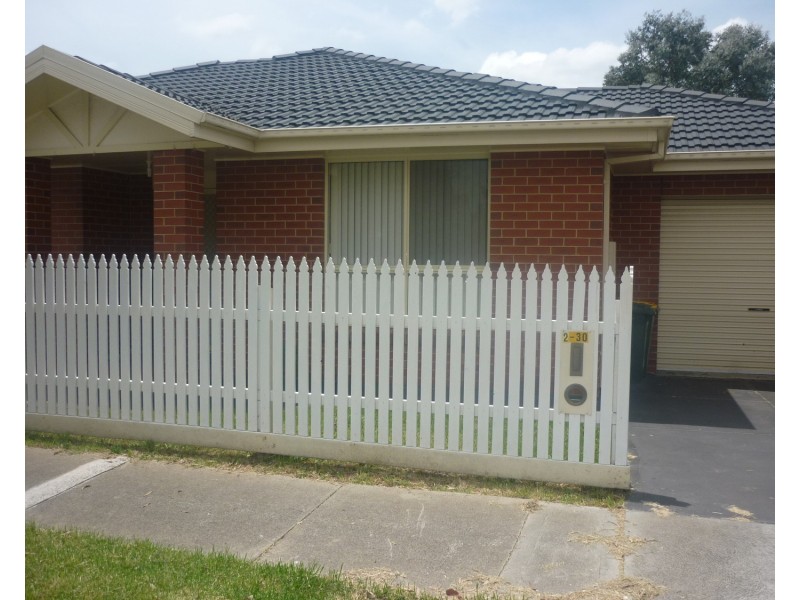 2/30 Anselm Grove, Glenroy VIC 3046