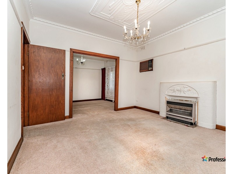 73 West Street, Hadfield VIC 3046