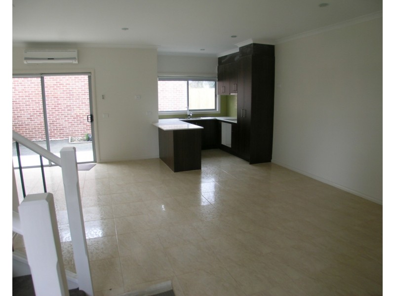 9/2 McKerchar Street, Glenroy VIC 3046