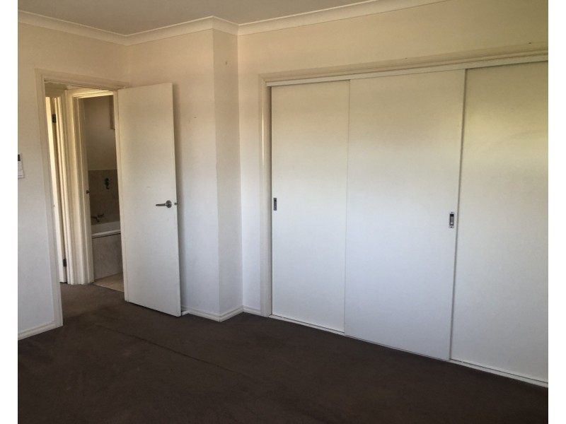 9/2 McKerchar Street, Glenroy VIC 3046