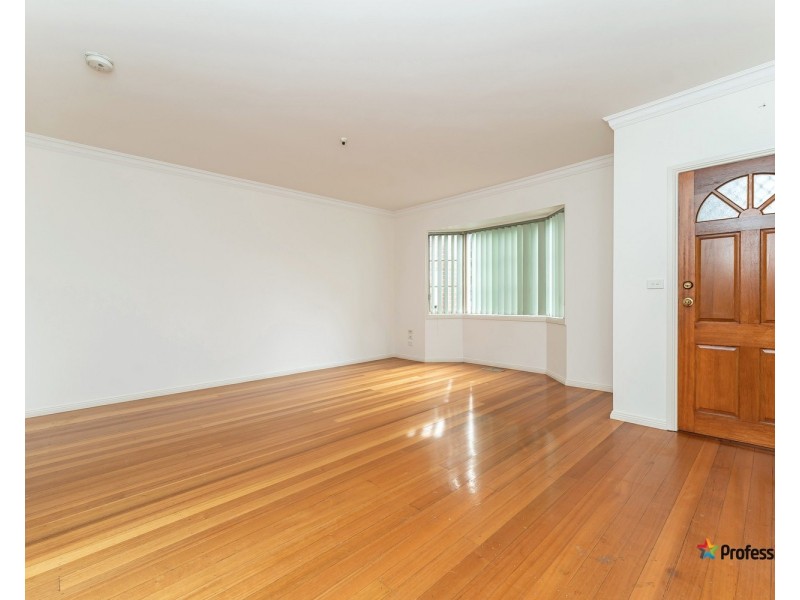 13A Summit Avenue, Oak Park VIC 3046