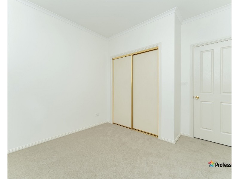 13A Summit Avenue, Oak Park VIC 3046