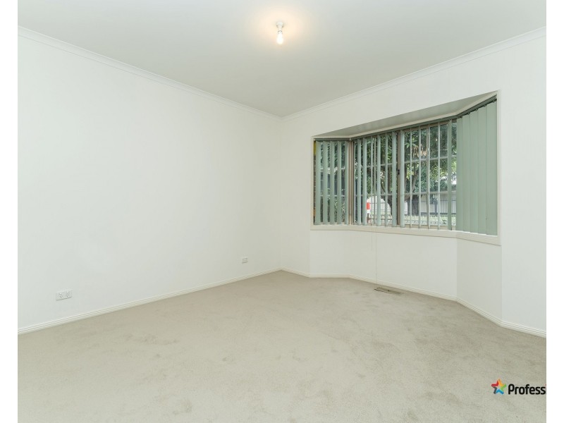 13A Summit Avenue, Oak Park VIC 3046