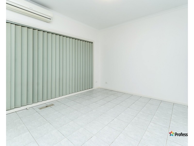 13A Summit Avenue, Oak Park VIC 3046