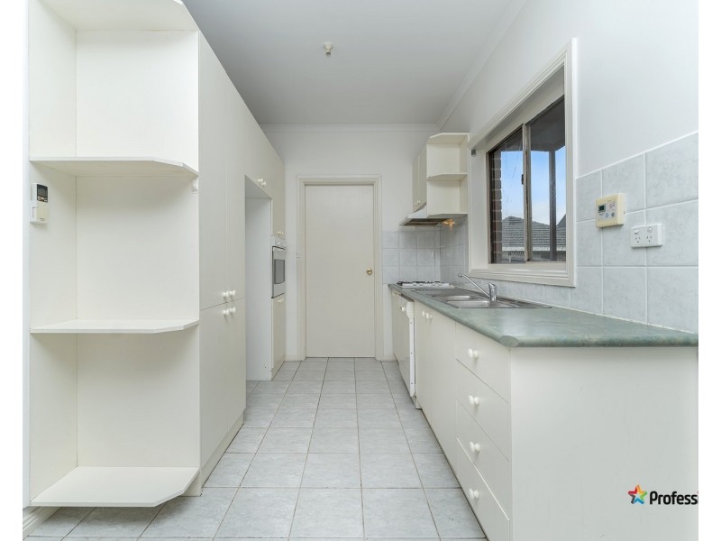 13A Summit Avenue, Oak Park VIC 3046