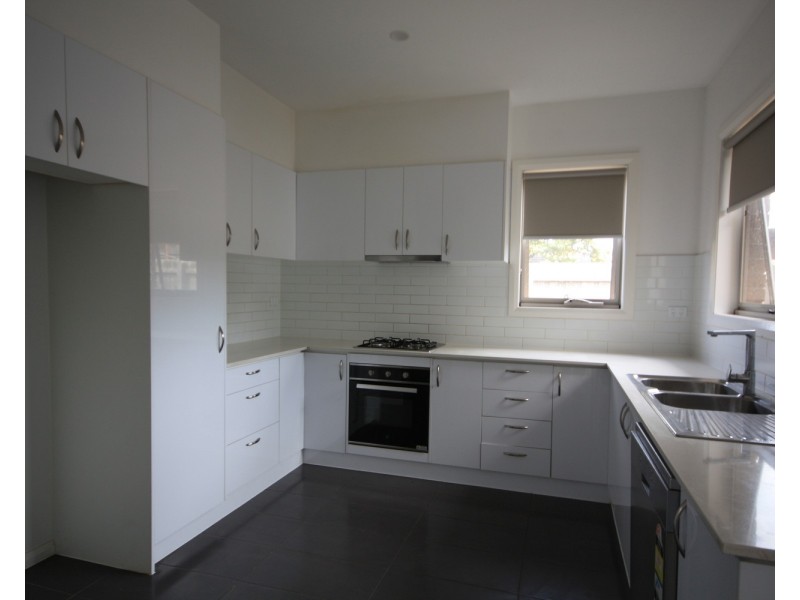 2/65 Chapman Avenue, Glenroy VIC 3046