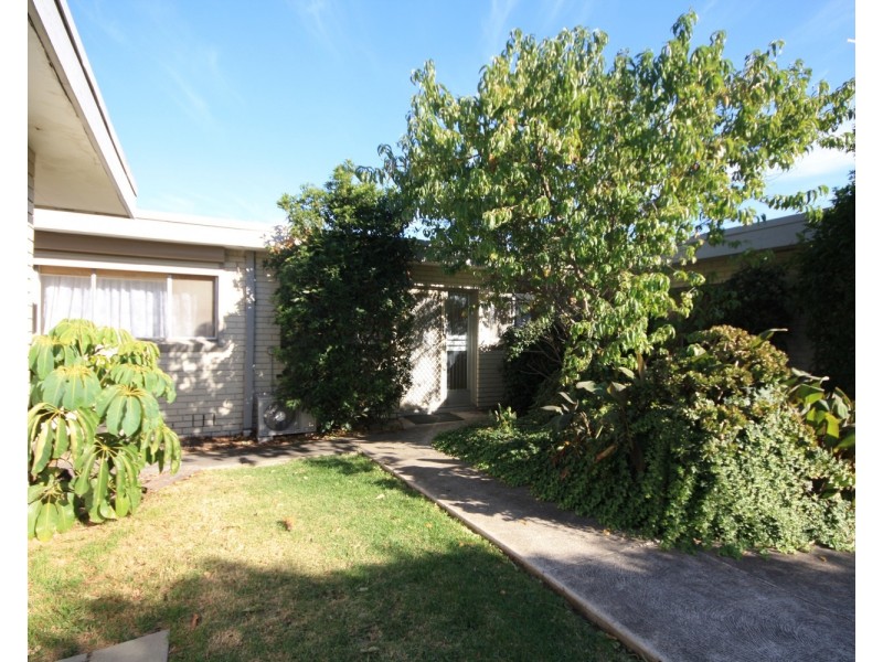 2/23a Becket Street, Glenroy VIC 3046