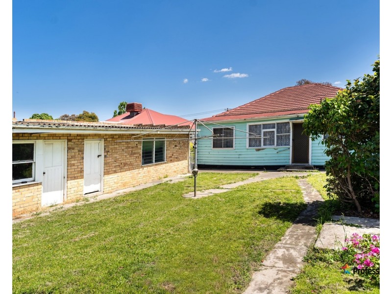 4 Leonard Avenue, Glenroy VIC 3046