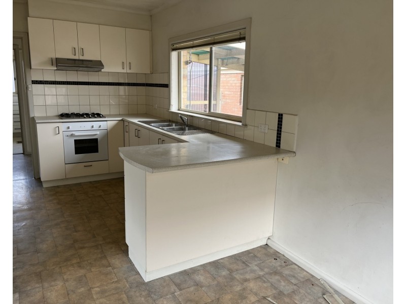 49 Station Road, Oak Park VIC 3046