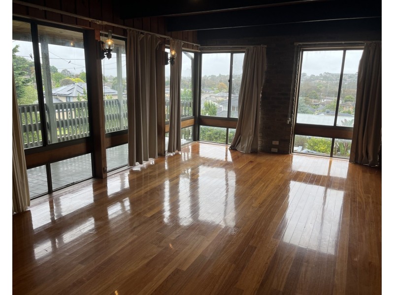 33 Devereaux Street, Oak Park VIC 3046