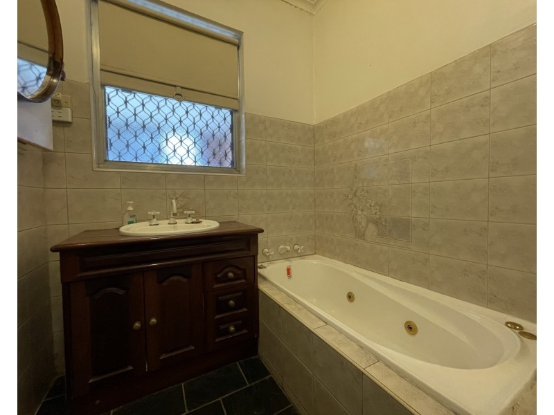 2 Cromwell Street, Glenroy VIC 3046